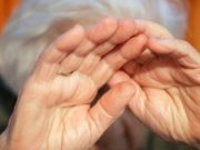 Сельчанин напал на престарелую мать, требуя денег на спиртное