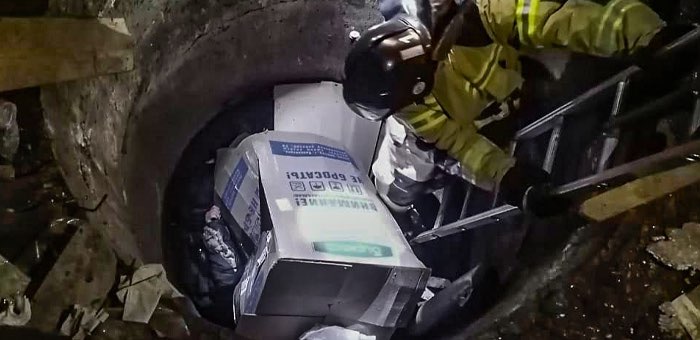 Мужчина едва не погиб в бетонном колодце в Горно-Алтайске