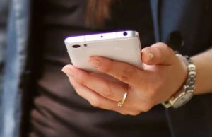 Женщина установила на смартфон «уникальное приложение» и потеряла 188 тысяч рублей Женщина установила на смартфон «уникальное приложение» и потеряла 188 тысяч рублей