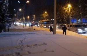 В Горно-Алтайске устраняют последствия ночного снегопада В Горно-Алтайске устраняют последствия ночного снегопада