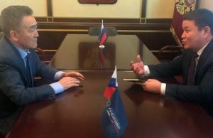 И. о. президента Киргизии провел рабочую встречу с Иваном Белековым И. о. президента Киргизии провел рабочую встречу с Иваном Белековым