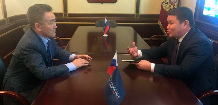 И. о. президента Киргизии провел рабочую встречу с Иваном Белековым