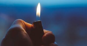 25-летний горожанин не смог угнать автомобиль и сжег его 25-летний горожанин не смог угнать автомобиль и сжег его