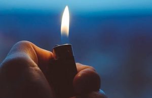 25-летний горожанин не смог угнать автомобиль и сжег его 25-летний горожанин не смог угнать автомобиль и сжег его