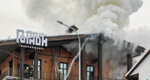 В одном из зданий на курорте «Манжерок» произошел пожар В одном из корпусов всесезонного курорта «Манжерок» произошел пожар