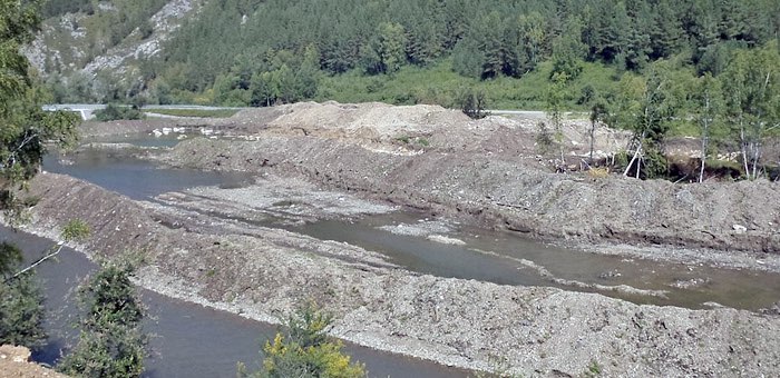 Золотодобытчики заплатят более миллиона за загрязнение воды в реке Чулта