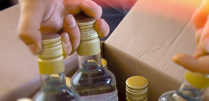 Хозяйка сельского магазина приторговывала водкой на дому