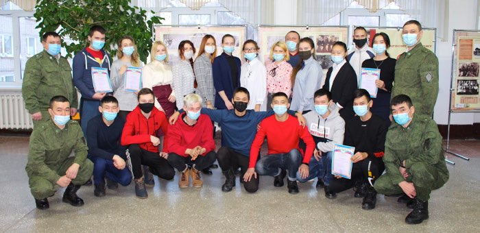 Пограничники поддержали студентов-кинологов