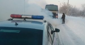 Автобус из Мульты в Барнаул из-за сильных морозов заглох на Чуйском тракте Автобус из Мульты в Барнаул из-за сильных морозов заглох на Чуйском тракте