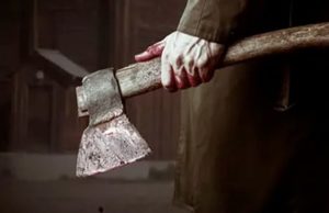 Пьяный майминец поссорился с другом и ударил его топором