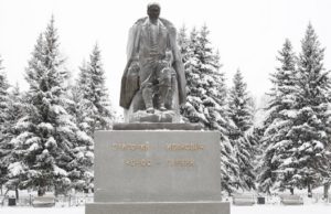 Память Григория Чорос-Гуркина почтили в Горно-Алтайске Память Григория Чорос-Гуркина почтили в Горно-Алтайске