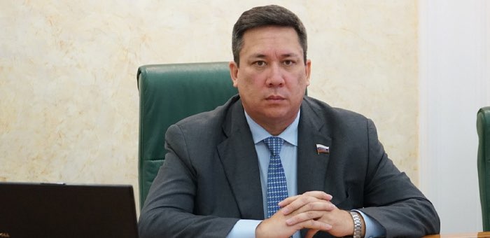 Владимир Полетаев вошел в десятку результативных сенаторов