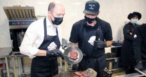 «Вкус Алтая»: шеф-повара приготовили двести блюд сибирской и алтайской кухни «Вкус Алтая»: шеф-повара приготовили двести блюд сибирской и алтайской региональной кухни
