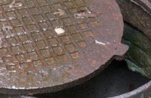 Майминские подростки сдали на металлолом крышки люков водонапорных шахт Майминские подростки сдали на металлолом крышки люков водонапорных шахт