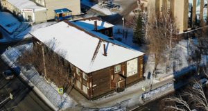 Никаких торговых центров на месте вечерней школы строить не будут, утверждают власти