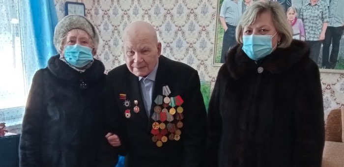 Ветеран Павел Глуховских отмечает 98-летие