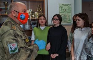 Лицеистам рассказали о блокаде Ленинграда и поисковых экспедициях Лицеистам рассказали о блокаде Ленинграда и поисковых экспедициях