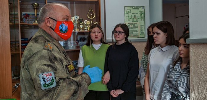 Лицеистам рассказали о блокаде Ленинграда и поисковых экспедициях