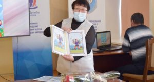 Новое издание сказок «Богатырь Кулакча» и «Ырысту» презентовали в Горно-Алтайске Новое издание сказок «Богатырь Кулакча» и «Ырысту» презентовали в Горно-Алтайске