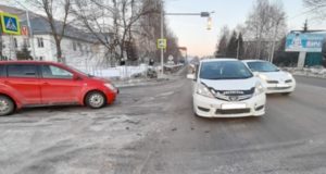 На перекрестке в Горно-Алтайске столкнулись автомобили
