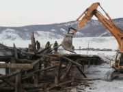 Дорожники восстанавливают два аварийных моста Дорожники восстанавливают два аварийных моста