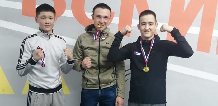 Боксеры с Алтая успешно выступили на соревнованиях в Кузбассе