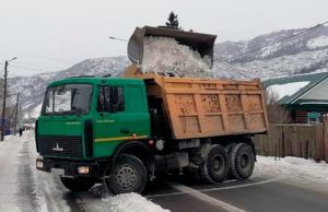 На региональных дорогах республики снег и мусор убирают регулярно