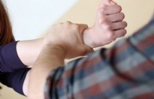 В Усть-Канском районе пьяный мужчина жестоко избил свою беременную сожительницу В Усть-Канском районе пьяный мужчина жестоко избил свою беременную сожительницу
