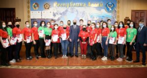 Олег Хорохордин встретился с победителями чемпионата «Молодые профессионалы» Олег Хорохордин встретился с победителями чемпионата «Молодые профессионалы»