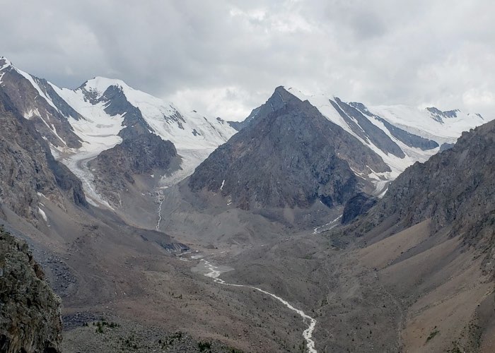 107 сантиметров высоты потерял ледник Левый Актру в 2020 году