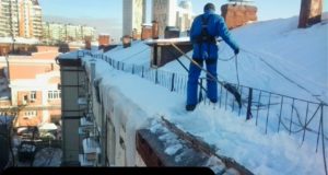 Опасно, сход снега! Работа на высоте!