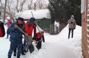Приставы и волонтеры откликнулись на просьбу инвалидов Трагедии не случилось: приставы и волонтеры откликнулись на просьбу инвалидов