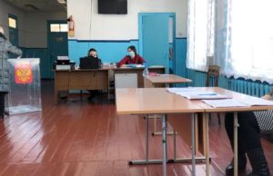 Коммунисты получили на довыборах три мандата, единороссы — один Коммунисты получили на довыборах три мандата, единороссы - один