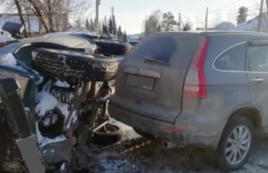 Два автомобиля столкнулись в Турочаке, госпитализированы три человека, в том числе ребенок