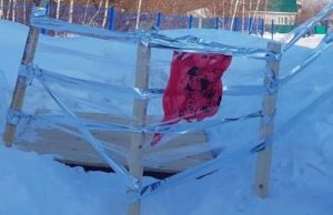6-летняя девочка упала в открытый люк на территории комплекса «Атлант» в Майме