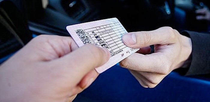 Бывшего госавтоинспектора будут судить за взятки и превышение полномочий