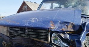 В Элекмонаре водитель машины, полной пассажиров, врезался в опору ЛЭП