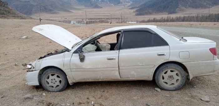 Жительница Онгудайского района перевернулась на Toyota Carina
