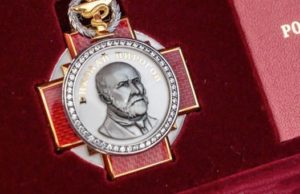 Сотрудники Алтайской противочумной станции получили государственные награды Сотрудники Алтайской противочумной станции получили государственные награды