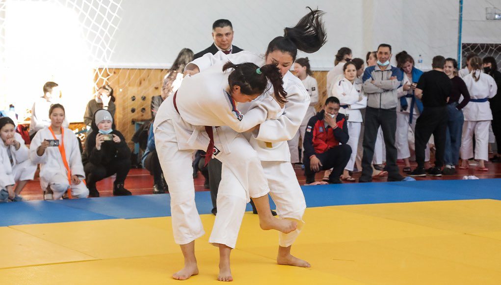 Двести спортсменок приняли участие в турнире по дзюдо в Горно-Алтайске