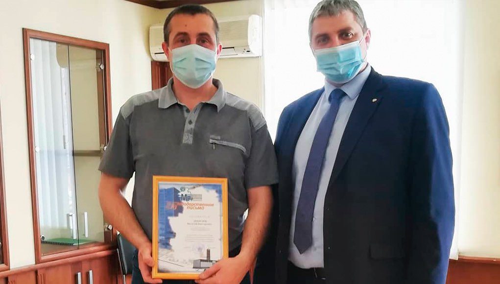Водитель автобуса, участвовавший в спасении людей из горящего ТЦ, получил награду Минрегиона