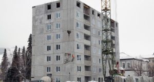 Строительство жилого дома по переулку Театральному близится к завершению