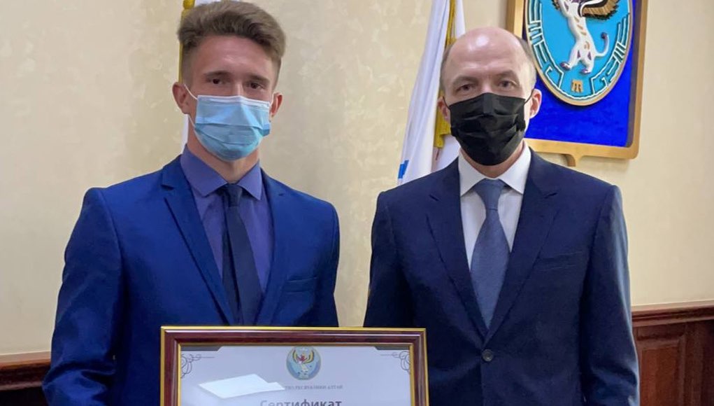 Трехкратному чемпиону мира Денису Иродову подарили квартиру