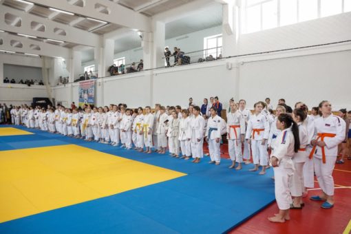 Двести спортсменок приняли участие в турнире по дзюдо в Горно-Алтайске