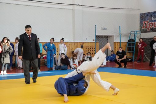 Двести спортсменок приняли участие в турнире по дзюдо в Горно-Алтайске