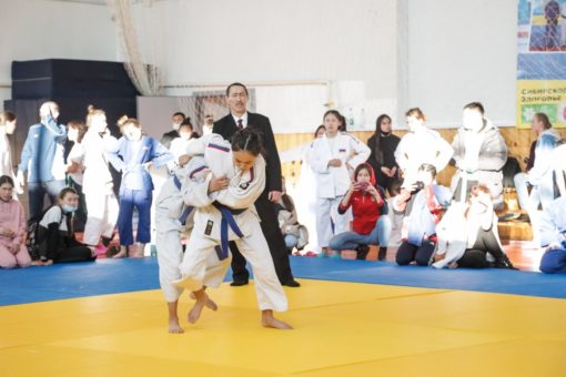 Двести спортсменок приняли участие в турнире по дзюдо в Горно-Алтайске