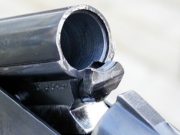 Житель Кебезеня гонялся за супругой с ружьем, стреляя в воздух Житель Кебезеня гонялся за супругой с ружьем, стреляя в воздух