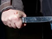 Мужчина заступился за девушек и получил три удара ножом Мужчина заступился за девушек и получил три удара ножом