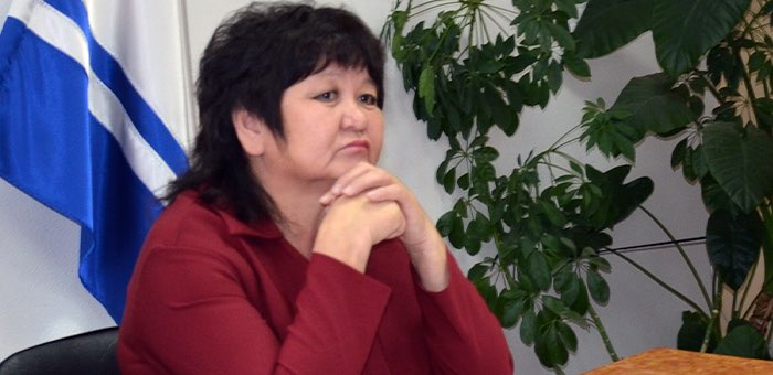 Людмилу Ящемскую временно отстранили от должности спикера чемальского райсовета