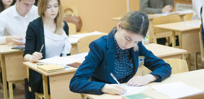 Почти 1,5 тысячи выпускников написали итоговое сочинение